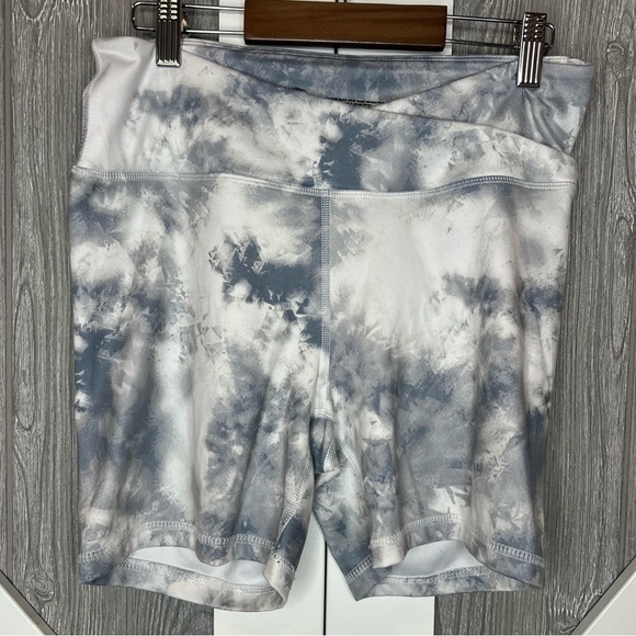 D11.18 Avia Women's Cross Waist 5'' Bike Short Medium (8-10) - Picture 1 of 4